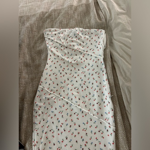 Oscar Maxi Dress White Floral - Picture 9 of 9